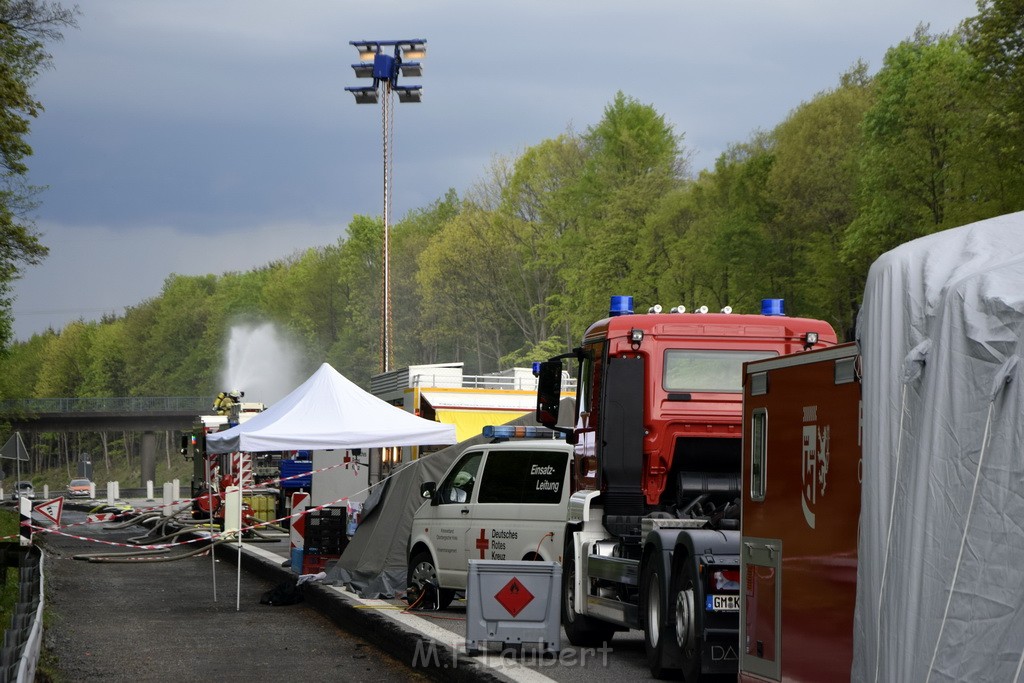 VU Gefahrgut LKW umgestuerzt A 4 Rich Koeln Hoehe AS Gummersbach P099.JPG - Miklos Laubert